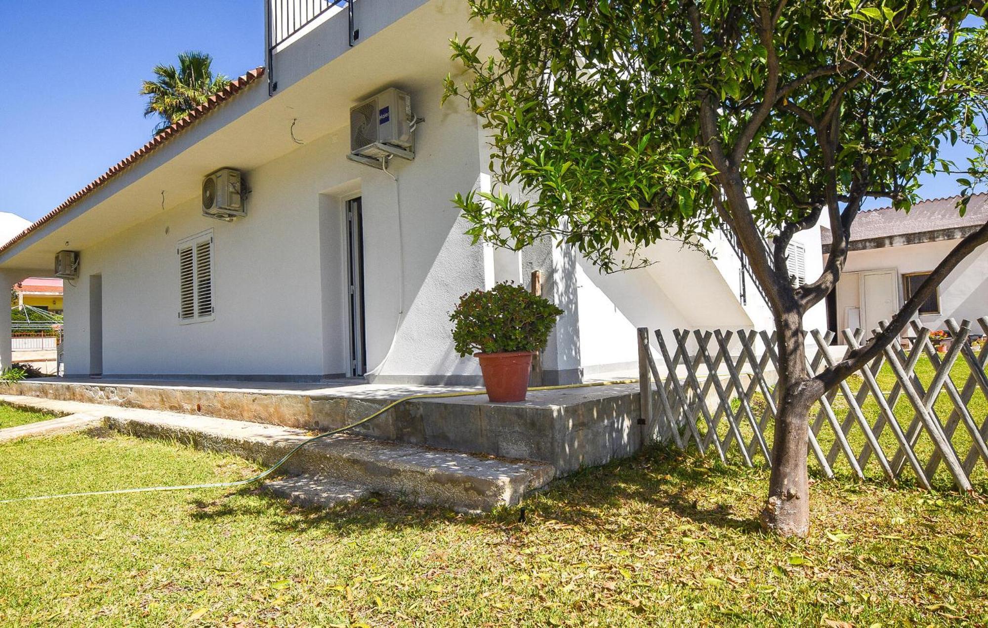 4 Bedroom Pet Friendly In Siracusa * Syrakus